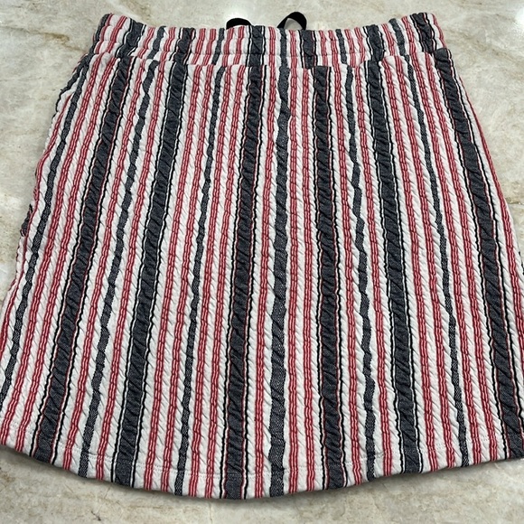 Caslon | Drawstring Waist Quilted Mini Skirt | Red, Black, White Striped | XS - Picture 6 of 8